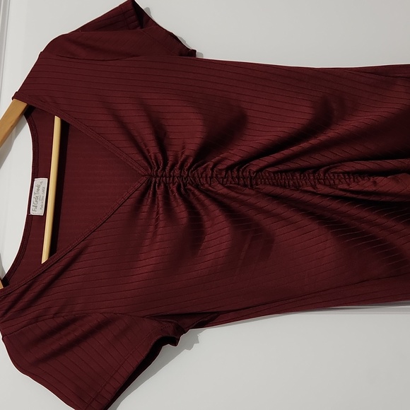 Full Circle Trends Burgundy Top - Picture 5 of 7